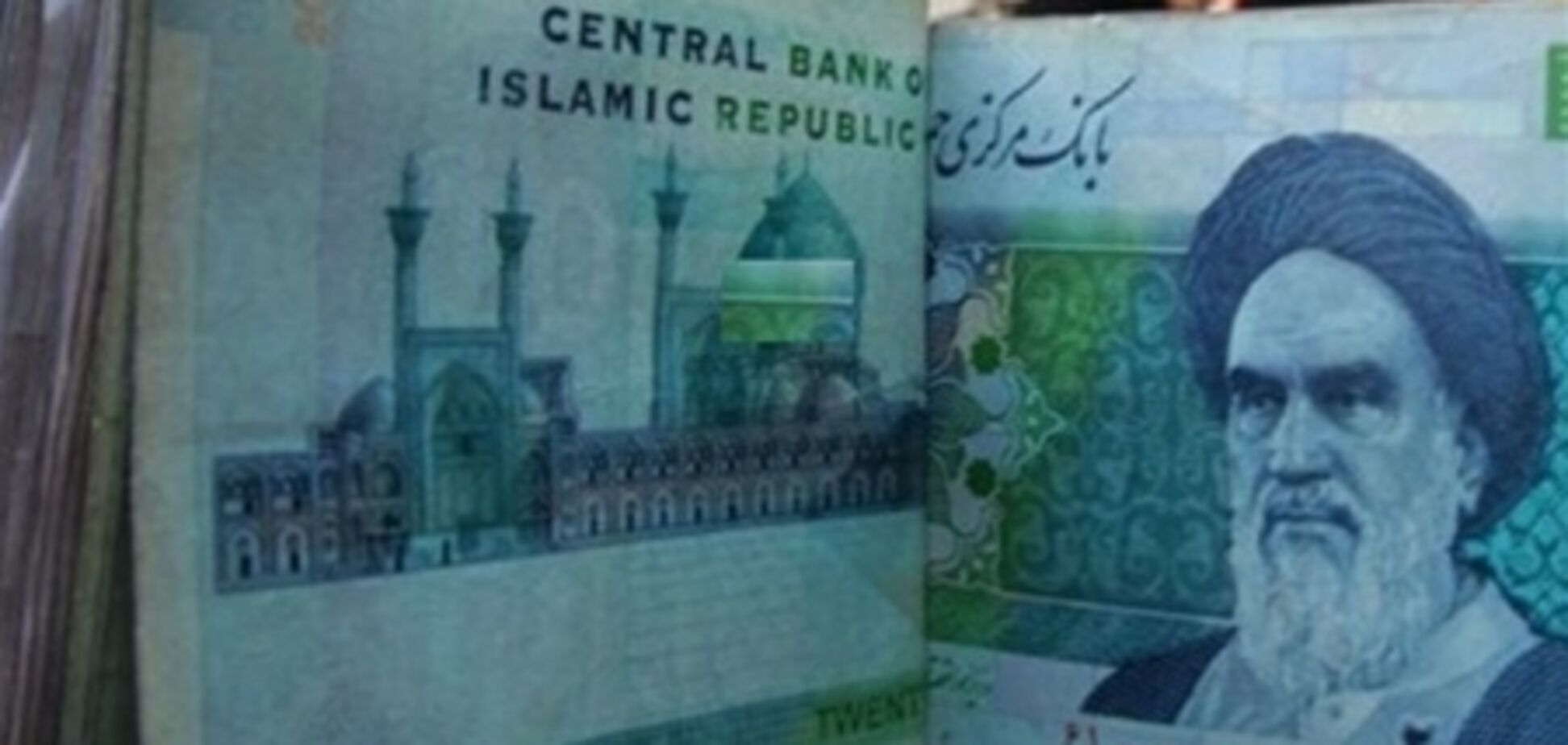 В Иране запретили покидать страну 10 тыс. должникам