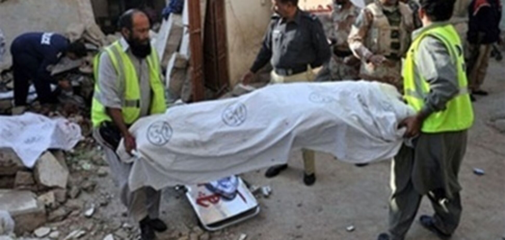 Жертвами теракта в Пакистане стали уже 30 человек
