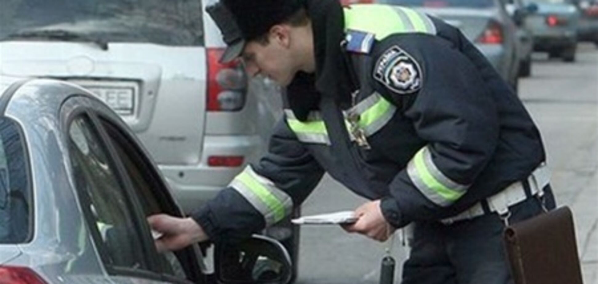 Журналист отправил Захарченко видео о взятках на дорогах