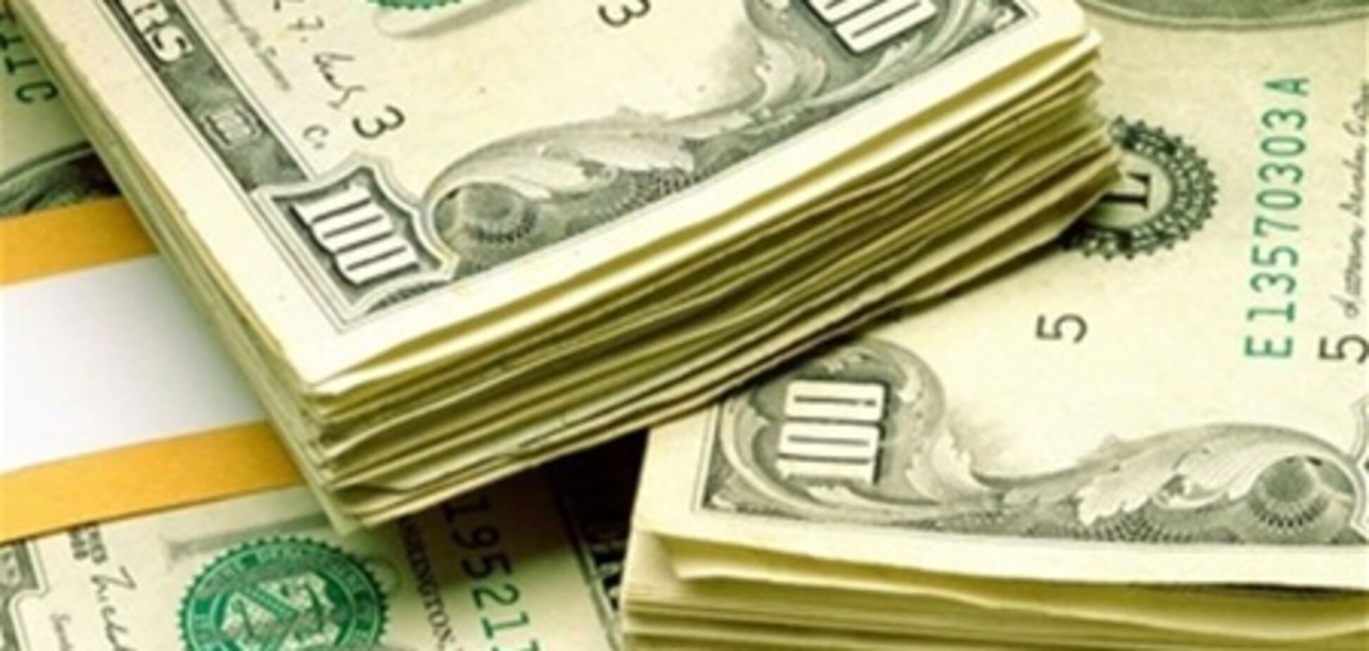 Доллар на закрытии межбанка резко снизился