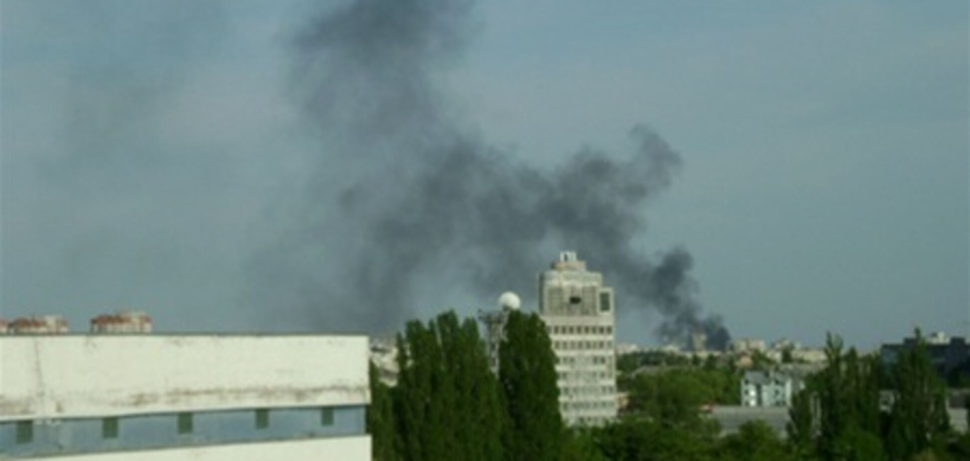 В Киеве возле метро 'Левобережная' вспыхнул пожар