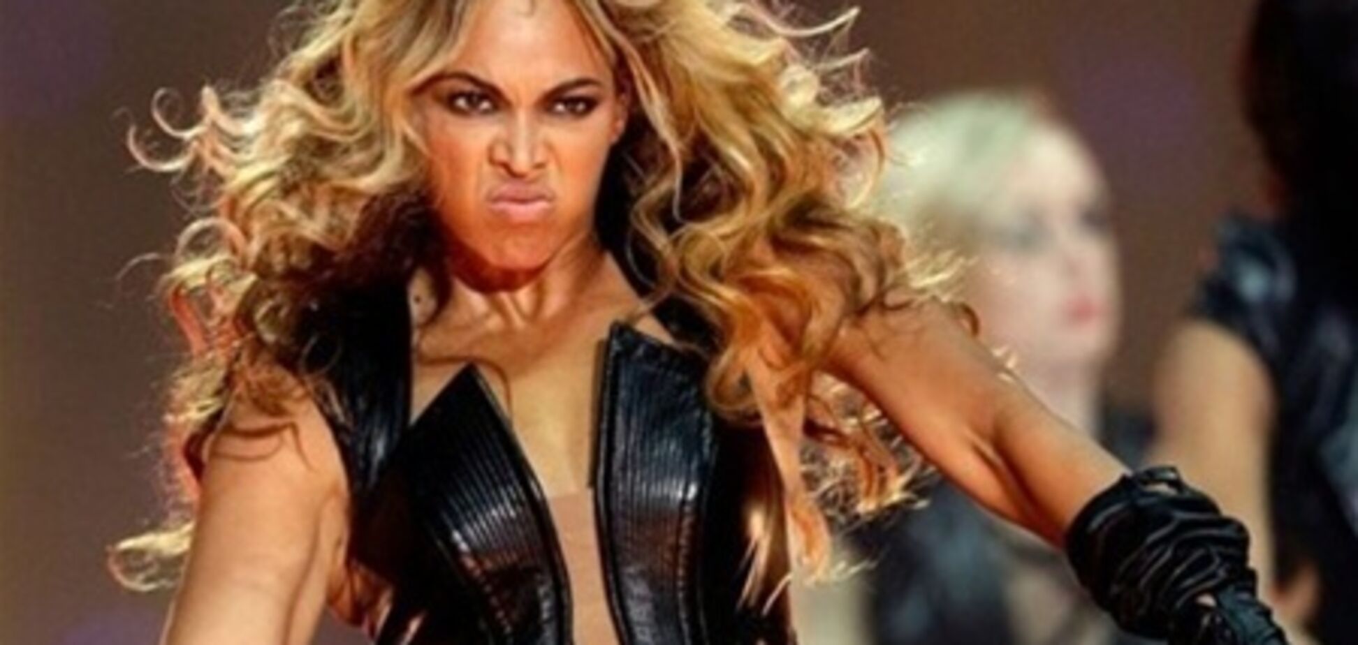 Скандальным райдером Бейонсе переплюнула Мадонну