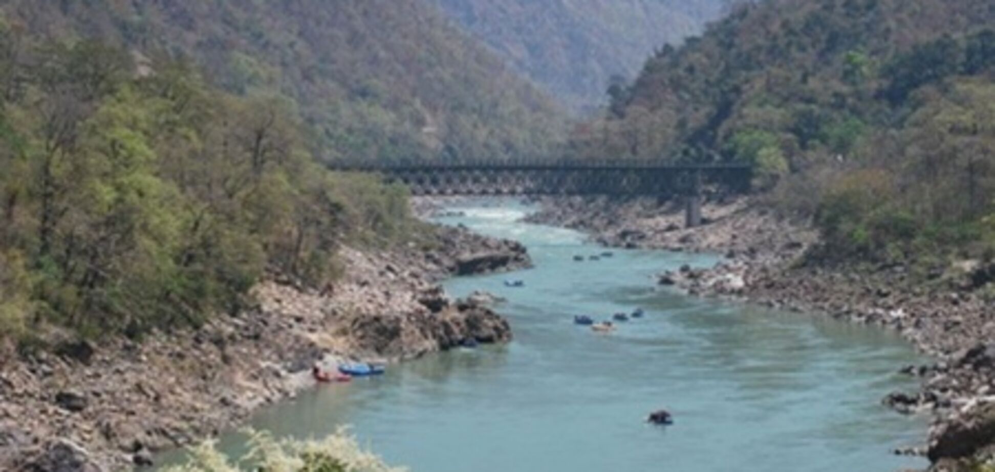 В Індії автобус впав у річку: 32 загиблих