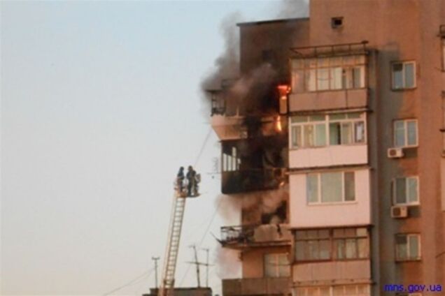 В Одессе в жилом доме произошел крупный пожар 