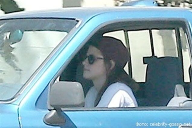 После ДТП Стюарт не знала куда деть отвалившийся бампер