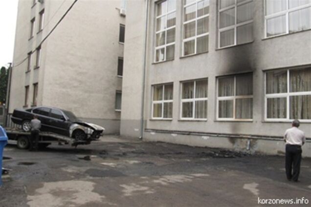 В Ужгороде сожгли авто очередного чиновника
