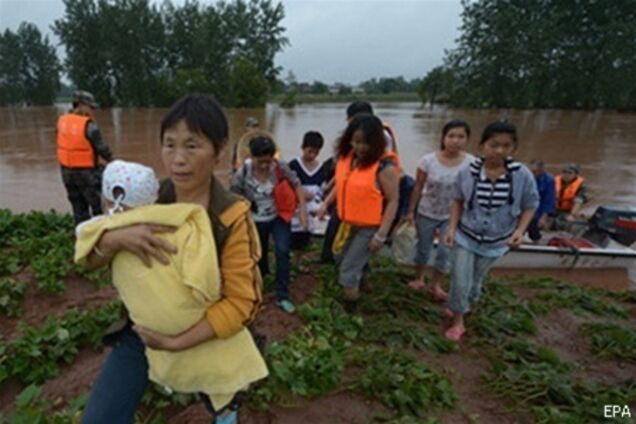Наводнение в Китае: 1,6 тысячи человек эквакуированы