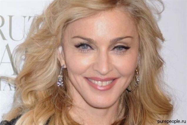 Мадонна пришла на тусовку полуголая. Фото