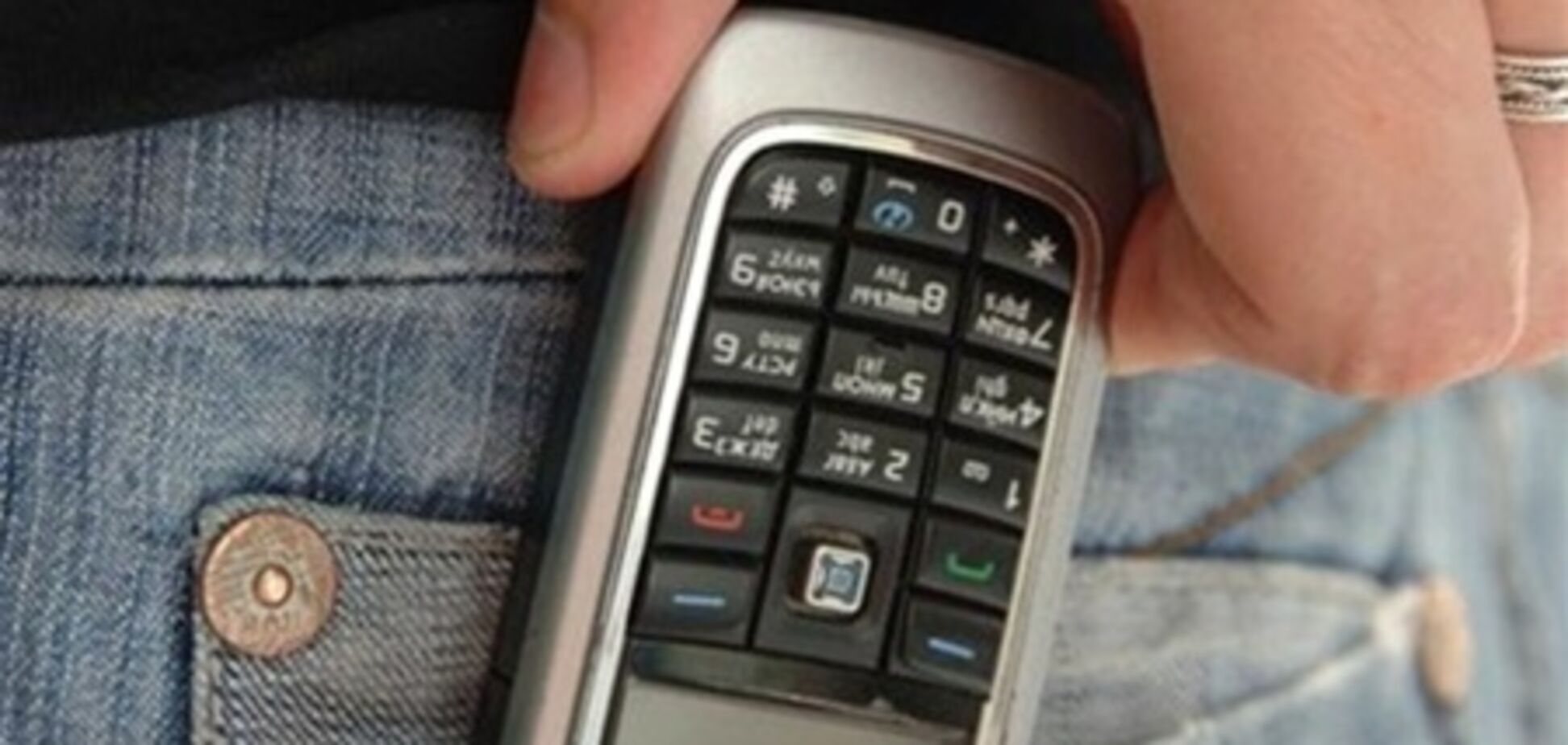 С каждым годом мобильных крадут все больше