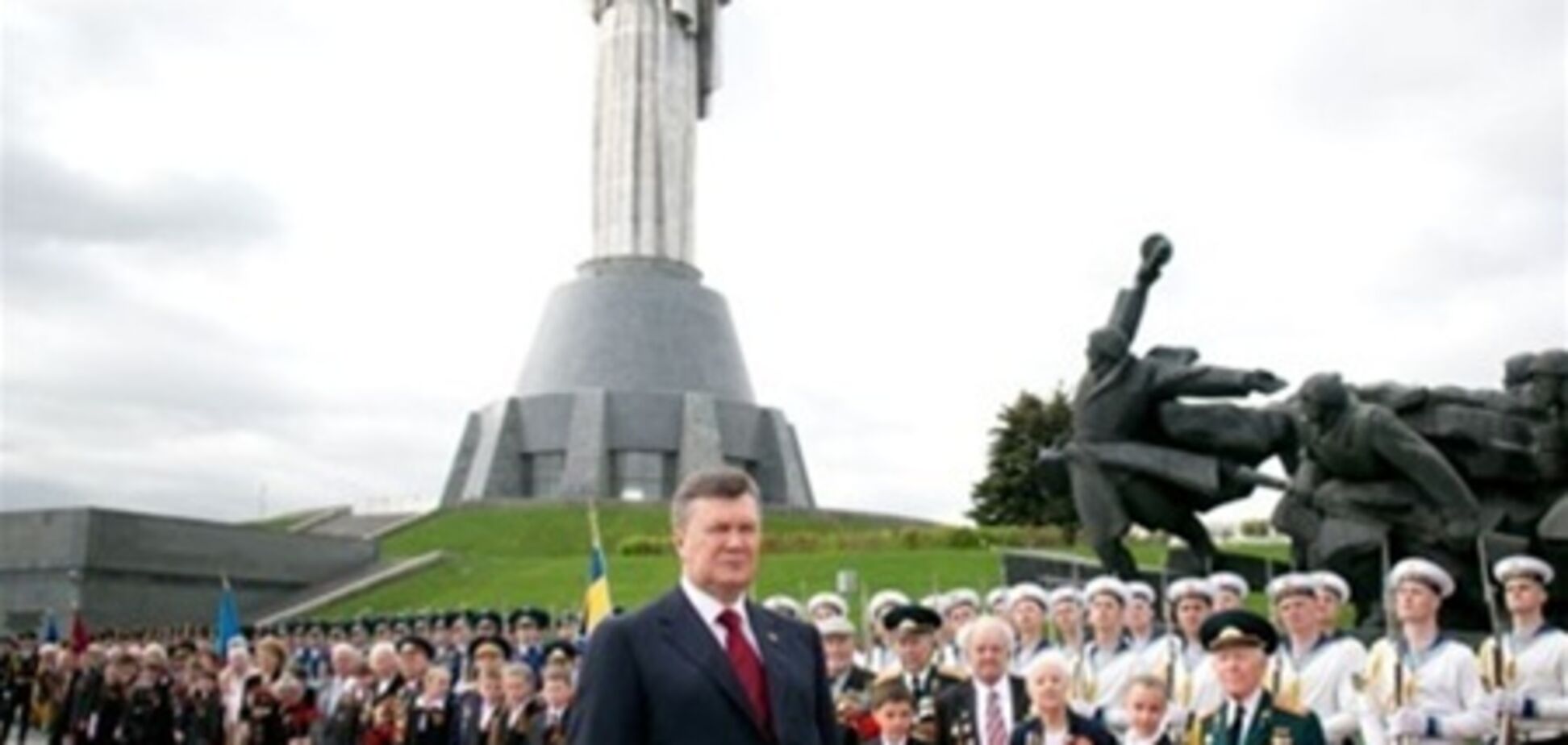 Янукович привітав українців з Днем перемоги