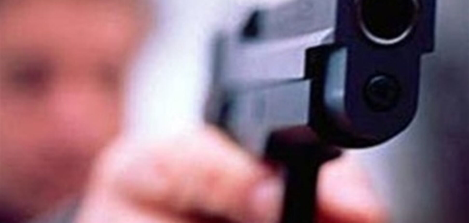 В Киеве грабитель на авто пошел на таран милиции, та стреляла по колесам