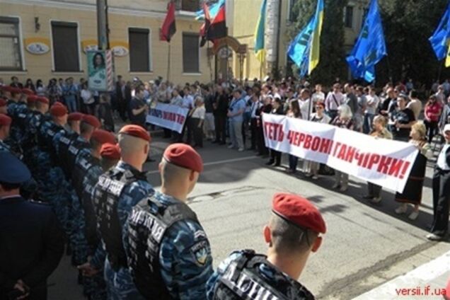 ПР: в Ивано-Франковске День победы пытались сорвать фашисты