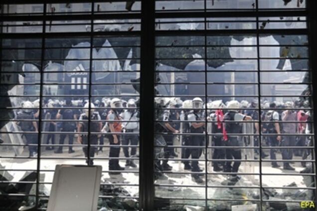 Премьер Турции: не позволим протестующим командовать