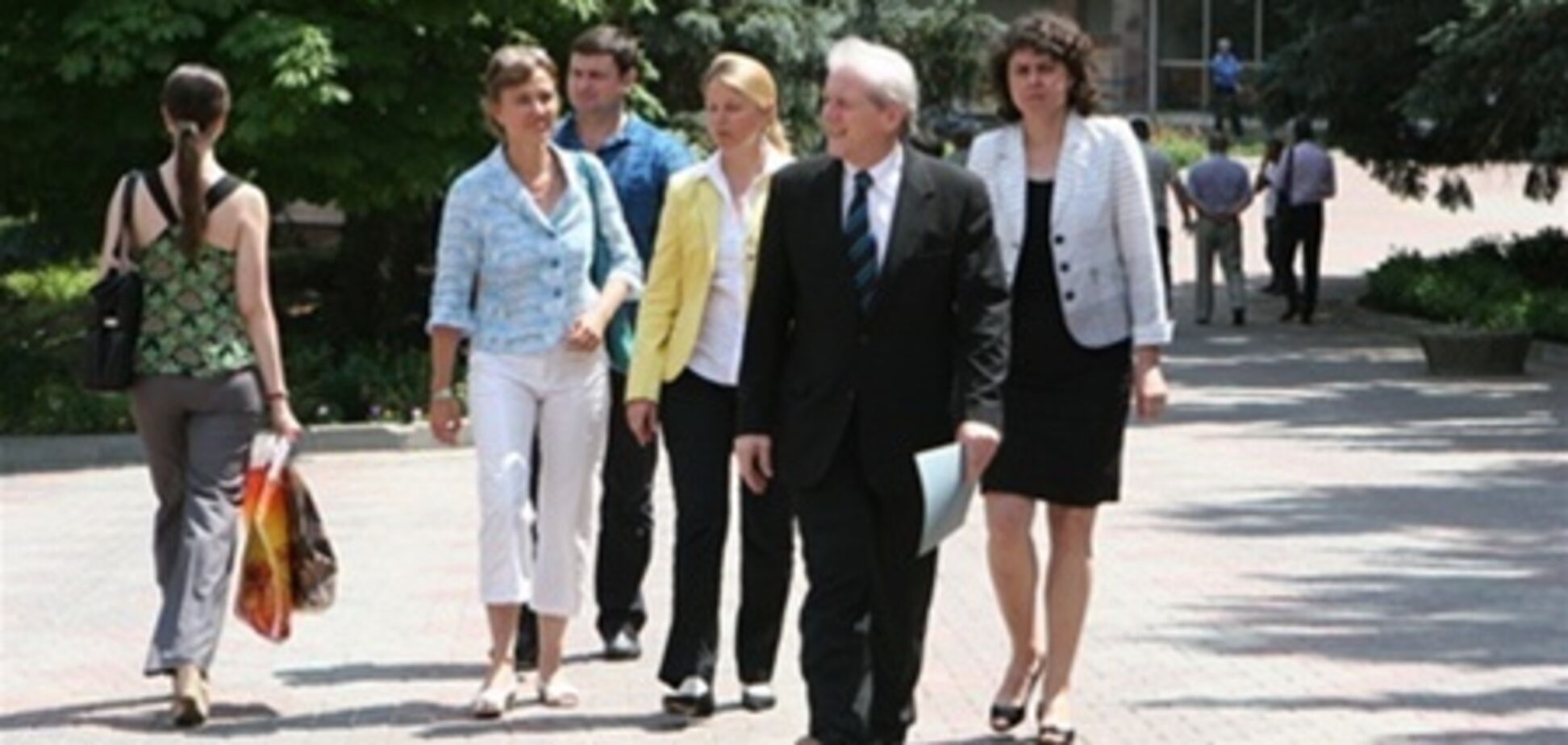 Немецкие врачи рекомендуют Тимошенко инвазивную терапию