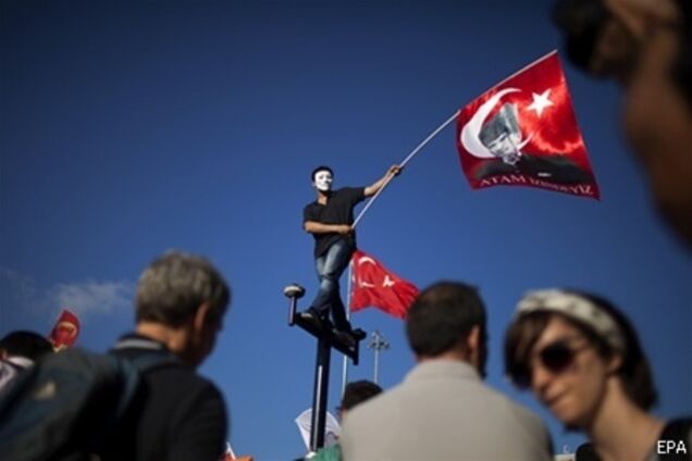 Турецкие манифестанты отстояли парк в Анкаре