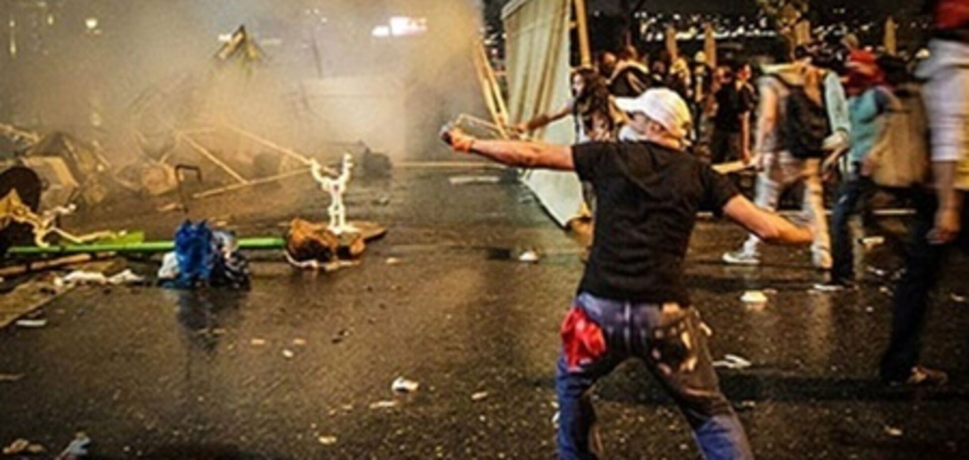В Стамбуле возобновились столкновения 