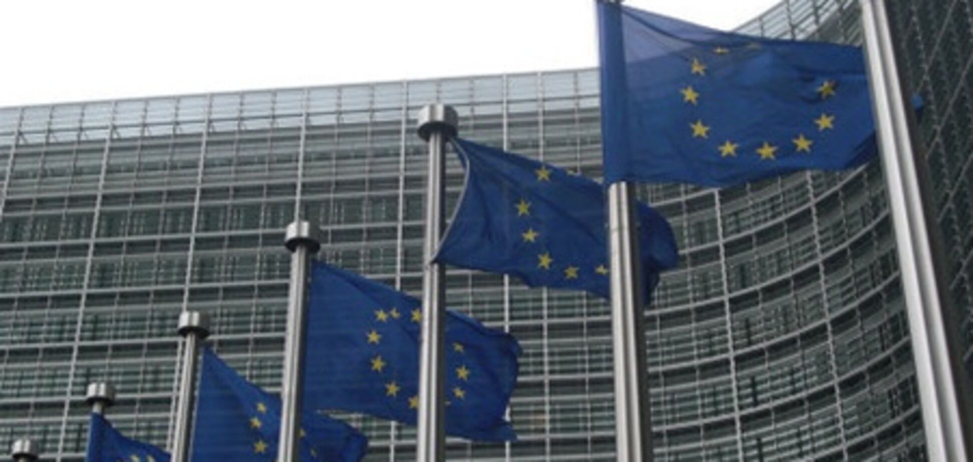 ЕС требует объяснений от США в деле о слежке в Интернете