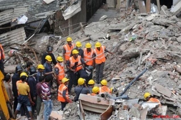 Число жертв обрушения дома в Мумбаи выросло до 10