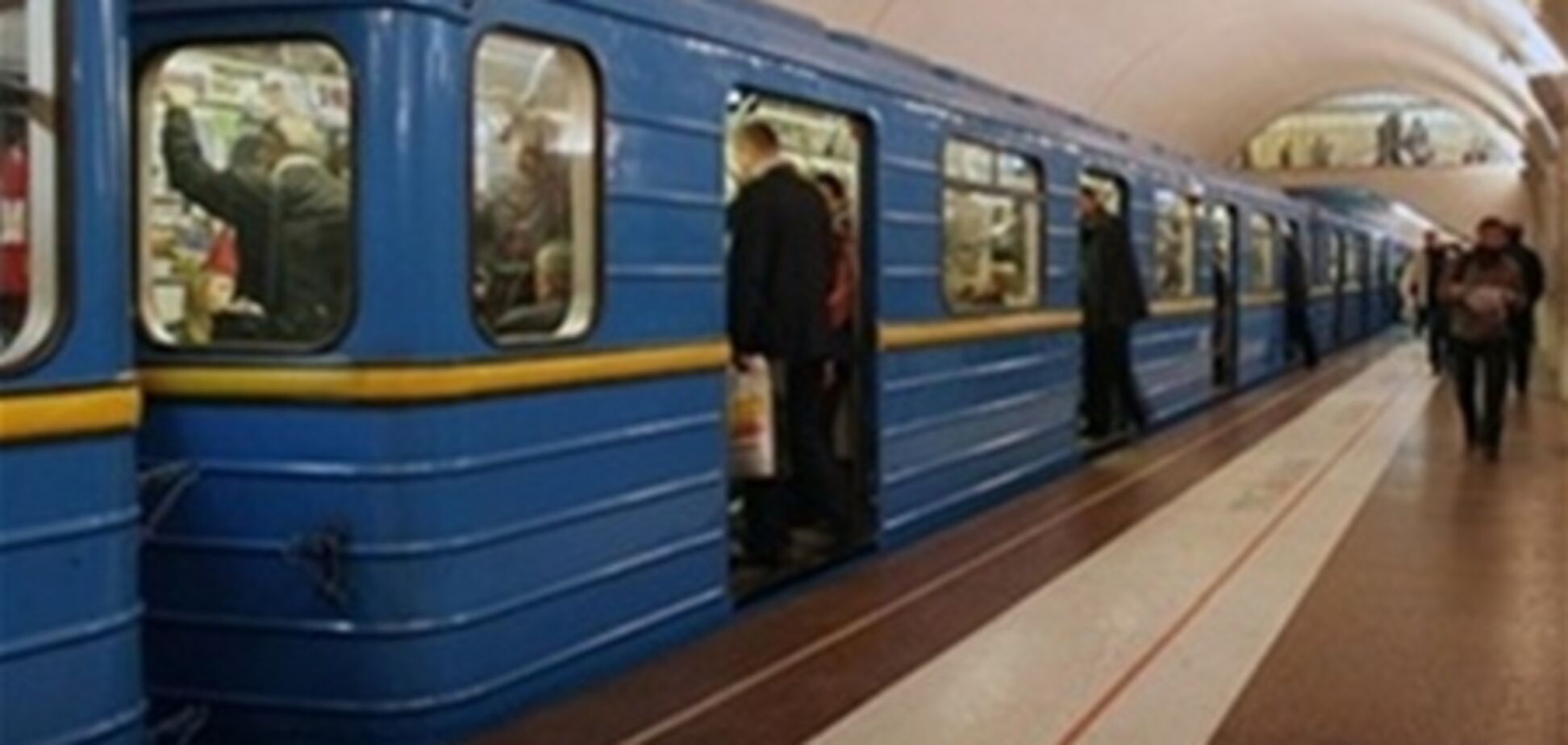 В киевском метро утром застряли поезда