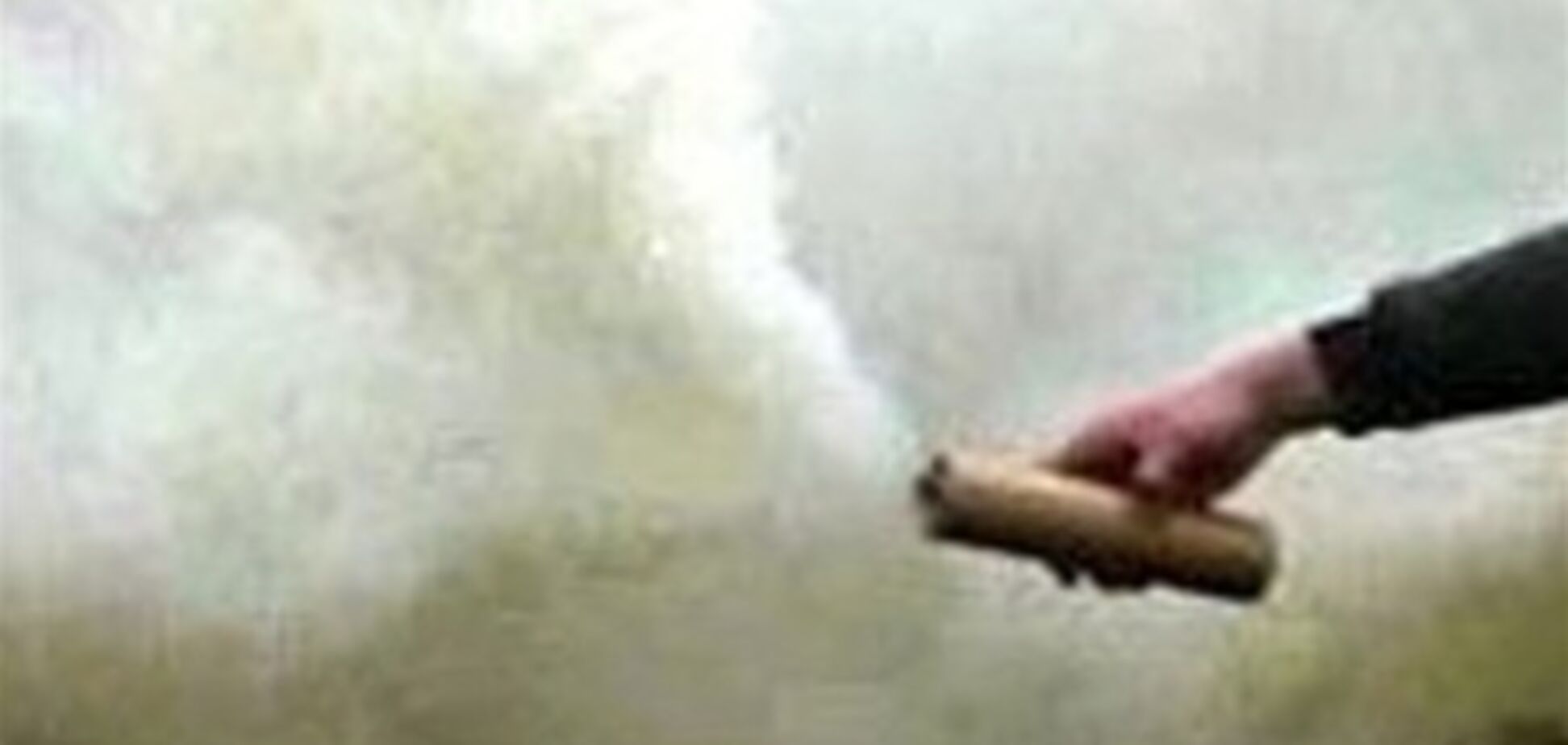 В Одессе метнули дымовую шашку в магазин курительных смесей