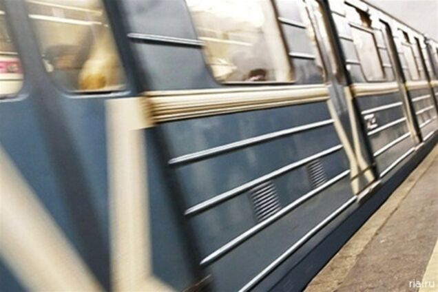 В тоннеле московского метро застрял поезд