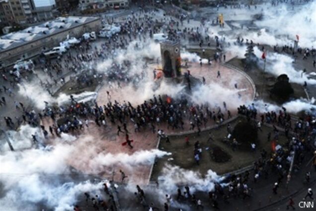 Эрдоган встретится с оппозицией после ночи столкновений