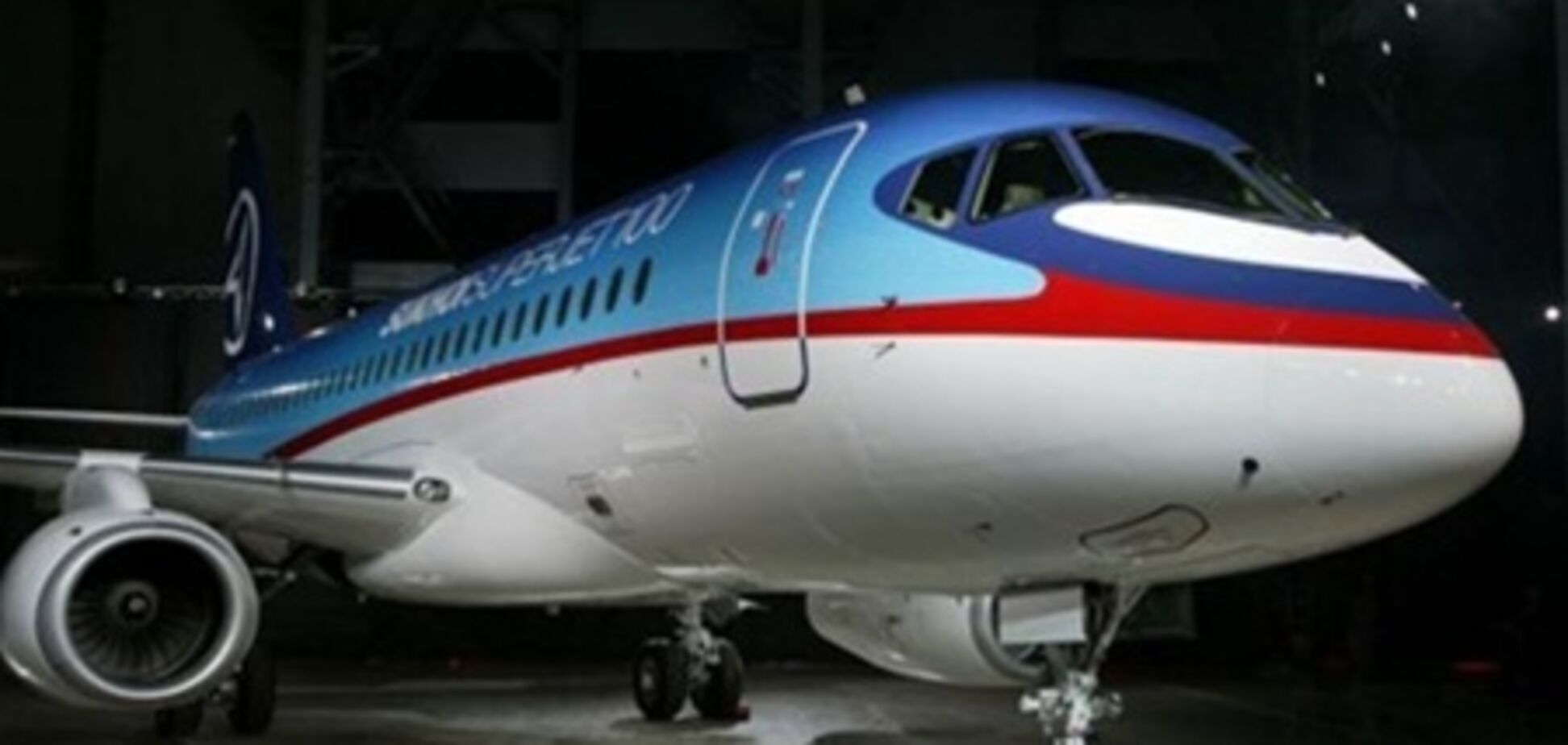 Новый самолет Superjet  сломался на пятый день полетов