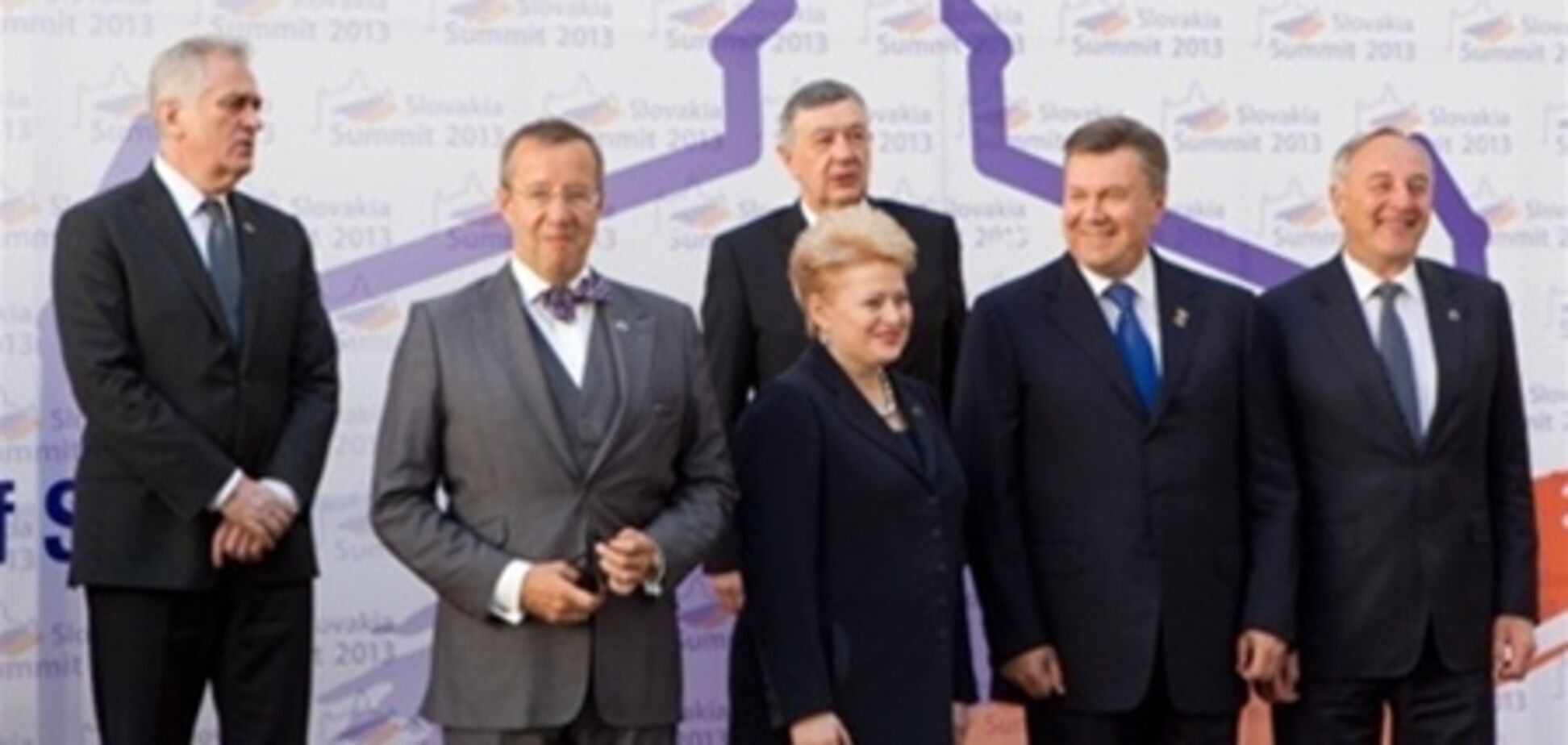 Янукович в Словаччині: віра українців в ЄС не похитнулася