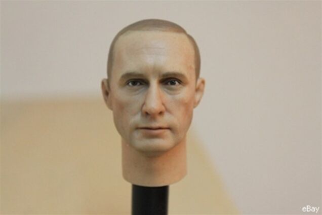 В Интернете продают Путина с запасной головой