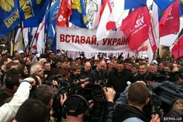 Формат акцій опозиції змінили на прохання Тимошенко - Аваков