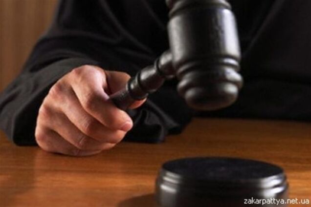 Обнародовано решение суда по лишению мандатов Балоги и Домбровского