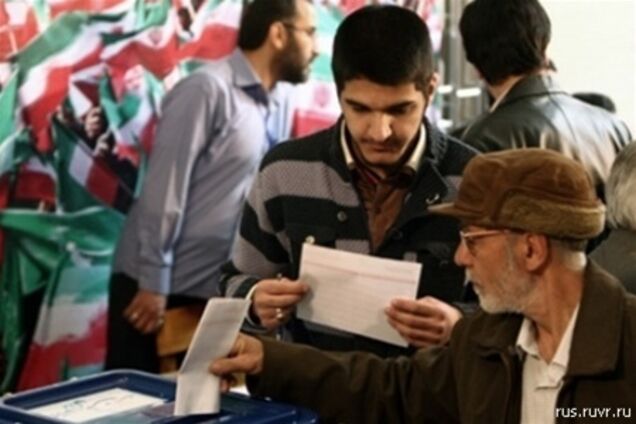 Іранська влада продовжили час голосування на президентських виборах