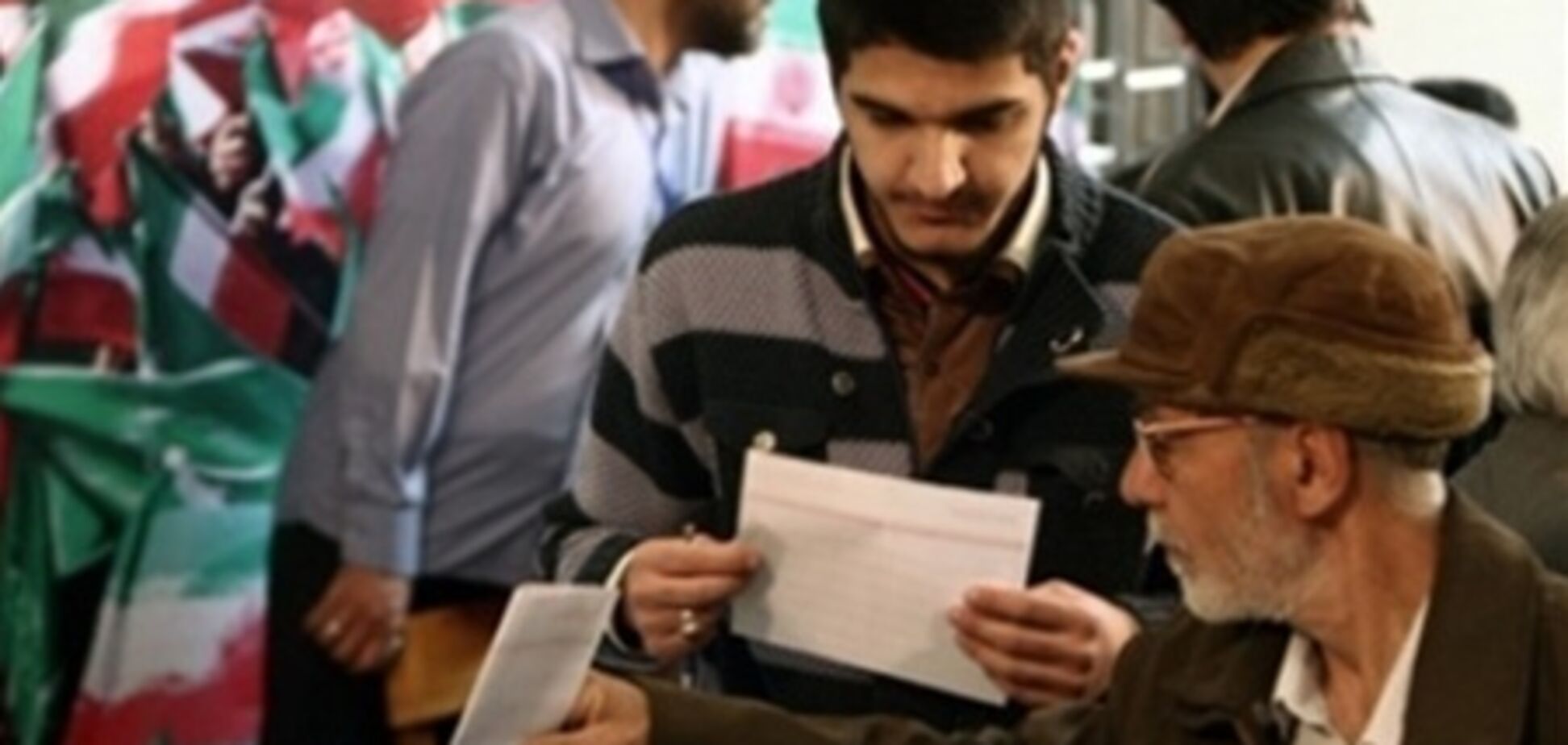 Іранська влада продовжили час голосування на президентських виборах