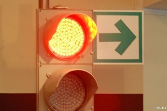 В Москве водителям разрешили поворот 'на красный'