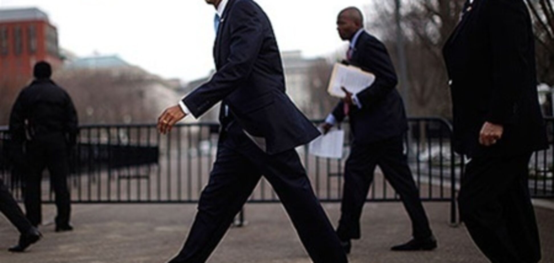 Обаму на саммите G8 будут охранять 'фермеры' на тракторах