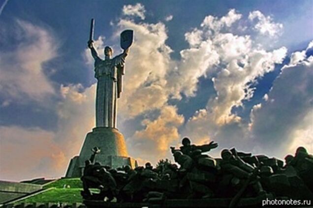 Экстрасенсы о будущем Киева: может рухнуть Родина-мать