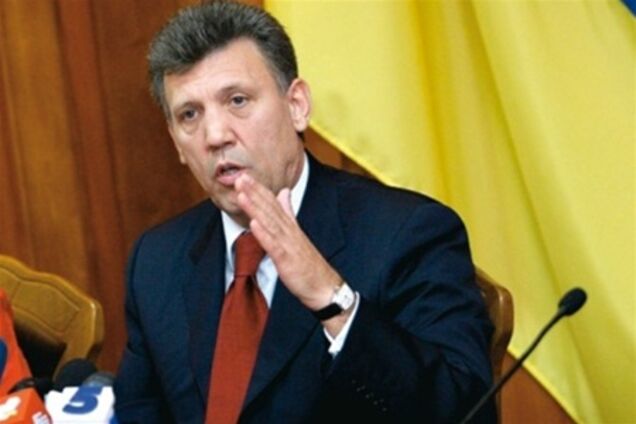 Ківалов: Опозиція політизує питання зміни Конституції