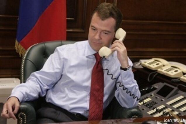 США прослушивали телефон Медведева