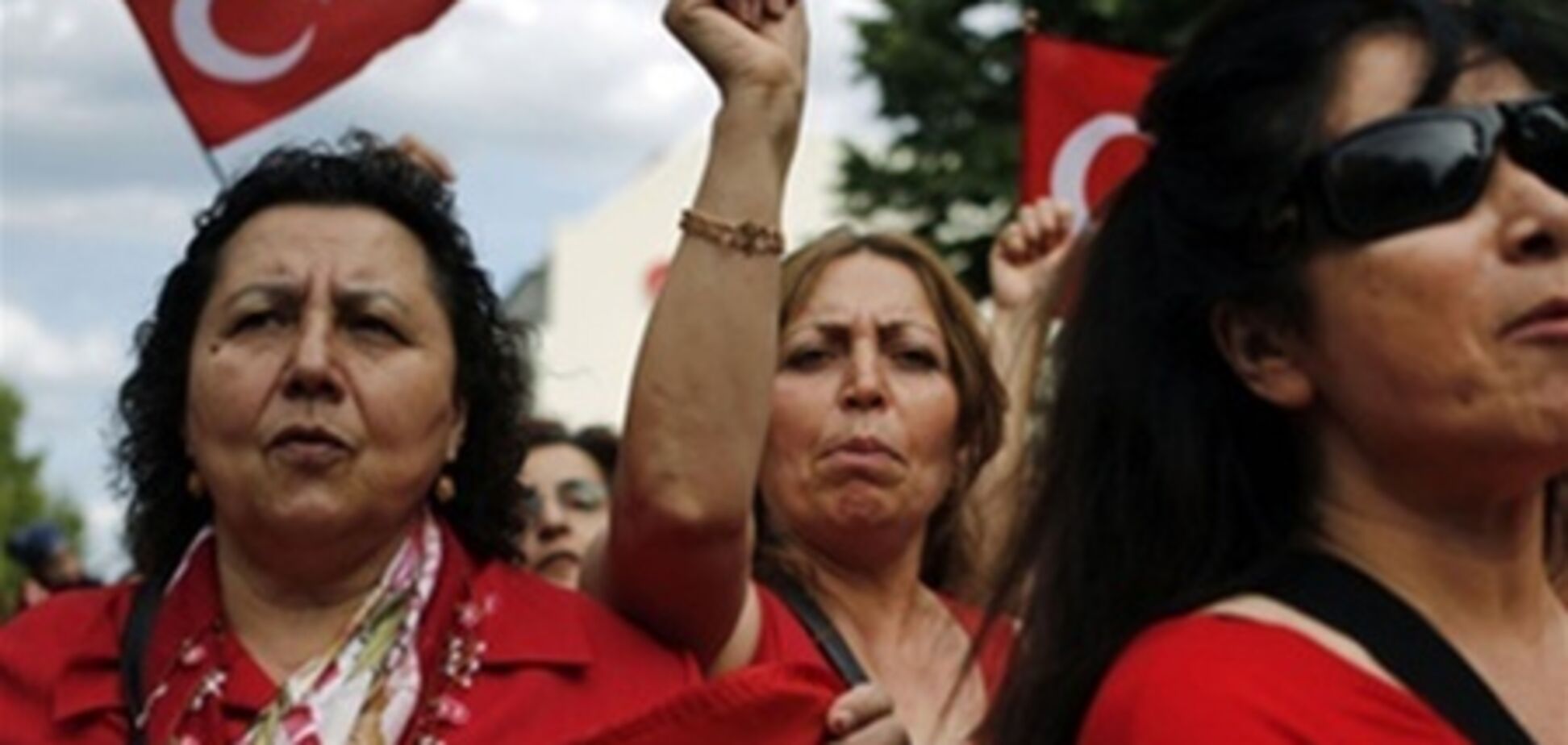 Против турецких демонстрантов могут использовать армию