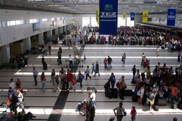 Российский турист устроил погром в аэропорту Анталии