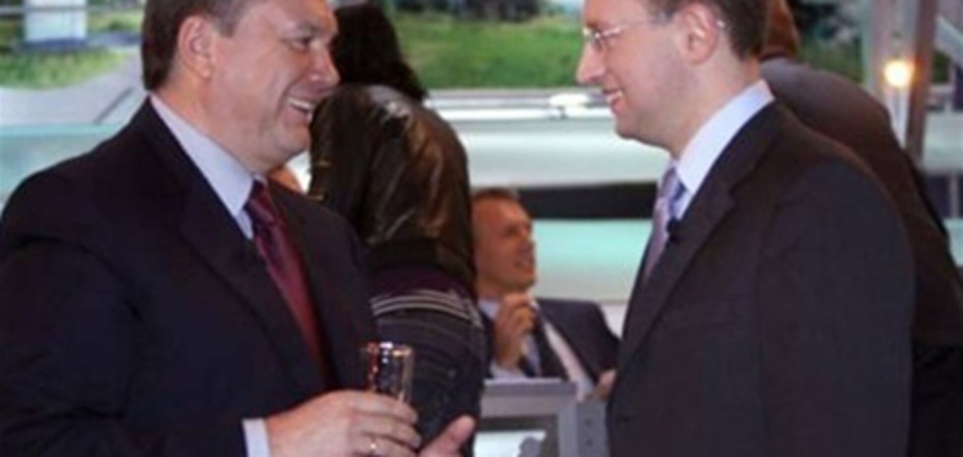 Эксперт о встрече Президента с лидерами фракций: диалог - лучше, чем ничего