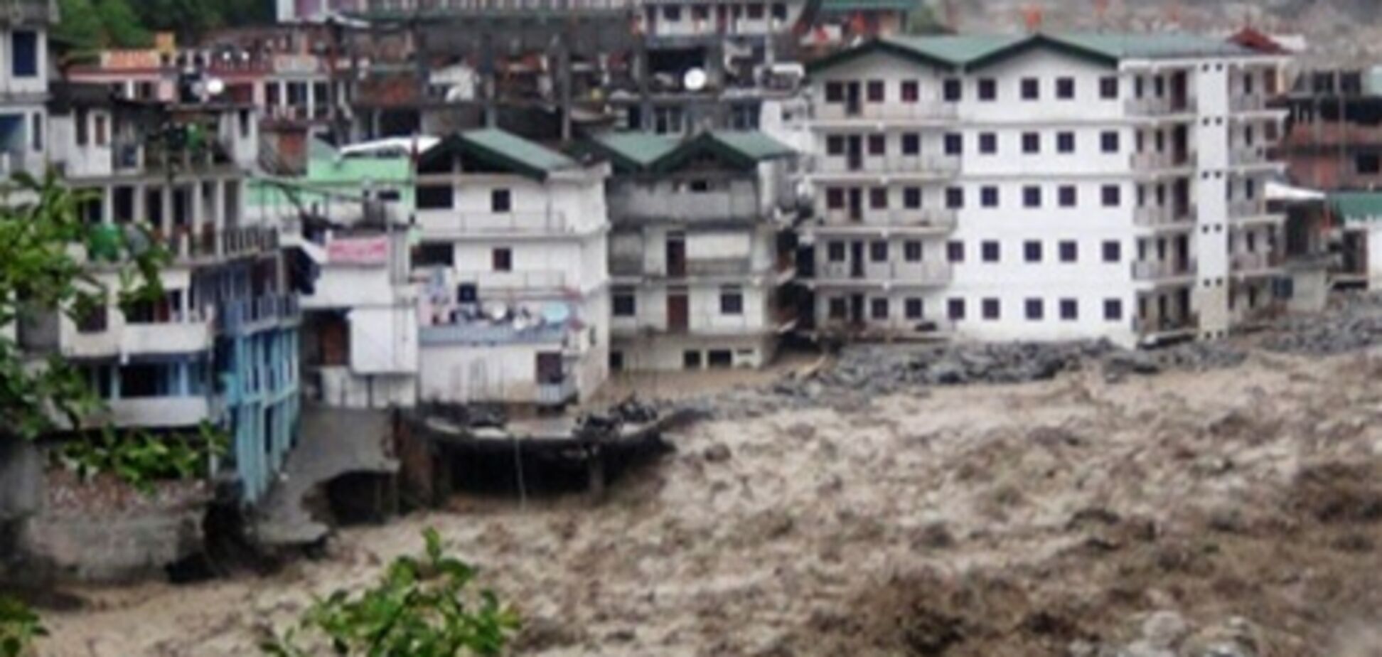 Число погибших из-за наводнений на севере Индии возросло до 130