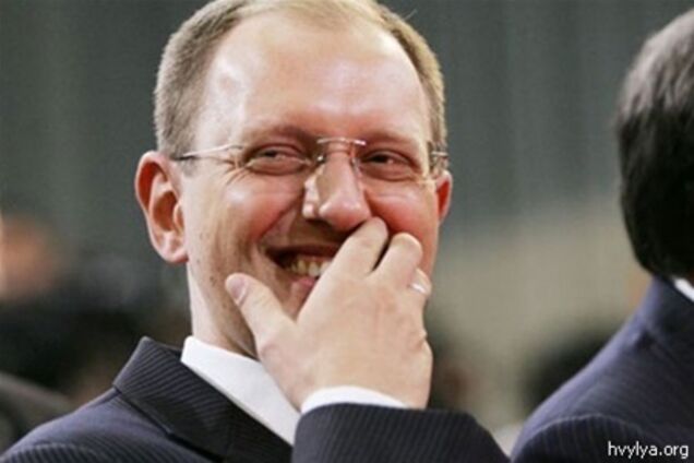 Яценюк поразил Януковича новым образом. Фото