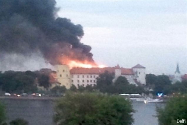 За пожар в Рижском замке ответят: возбуждено уголовное дело