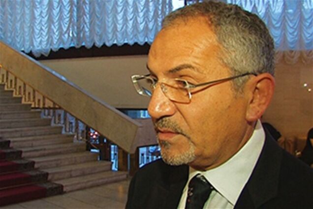 Политиком быть неприлично