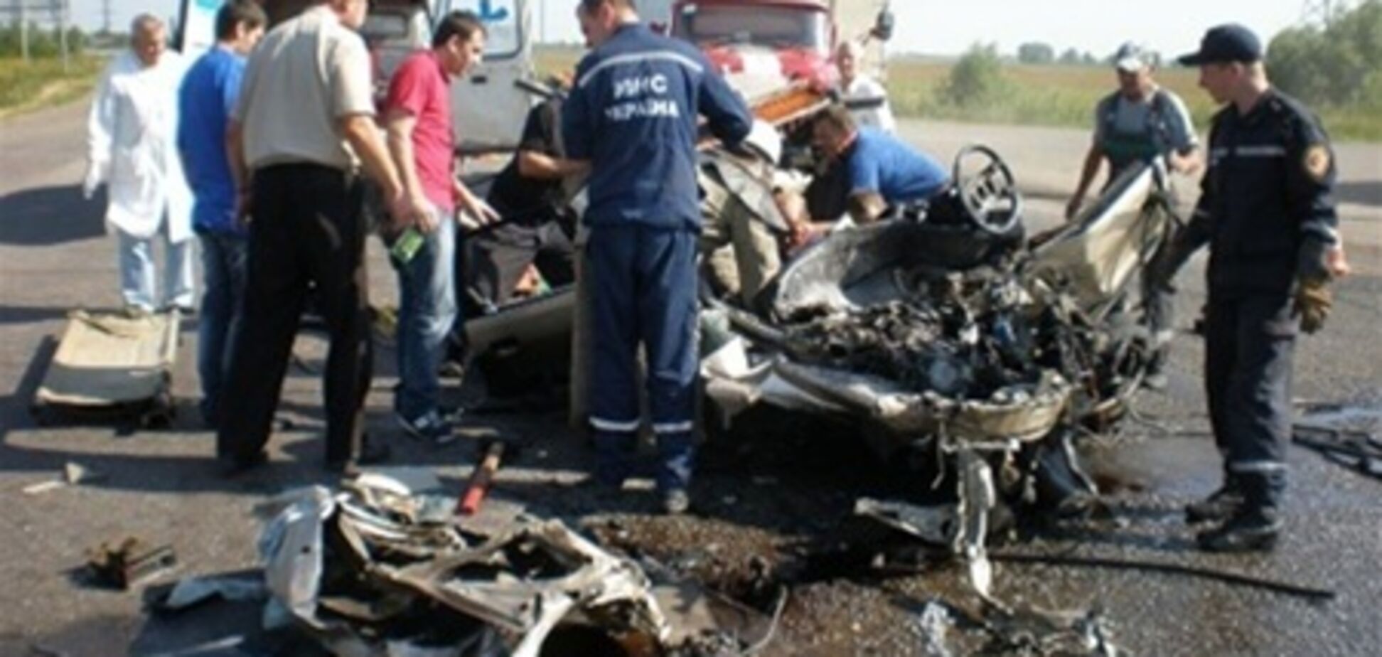 ДТП на Киевщине: металлом зажало двух человек