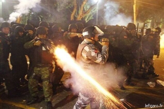 Сотни человек пострадали из-за беспорядков в Бразилии