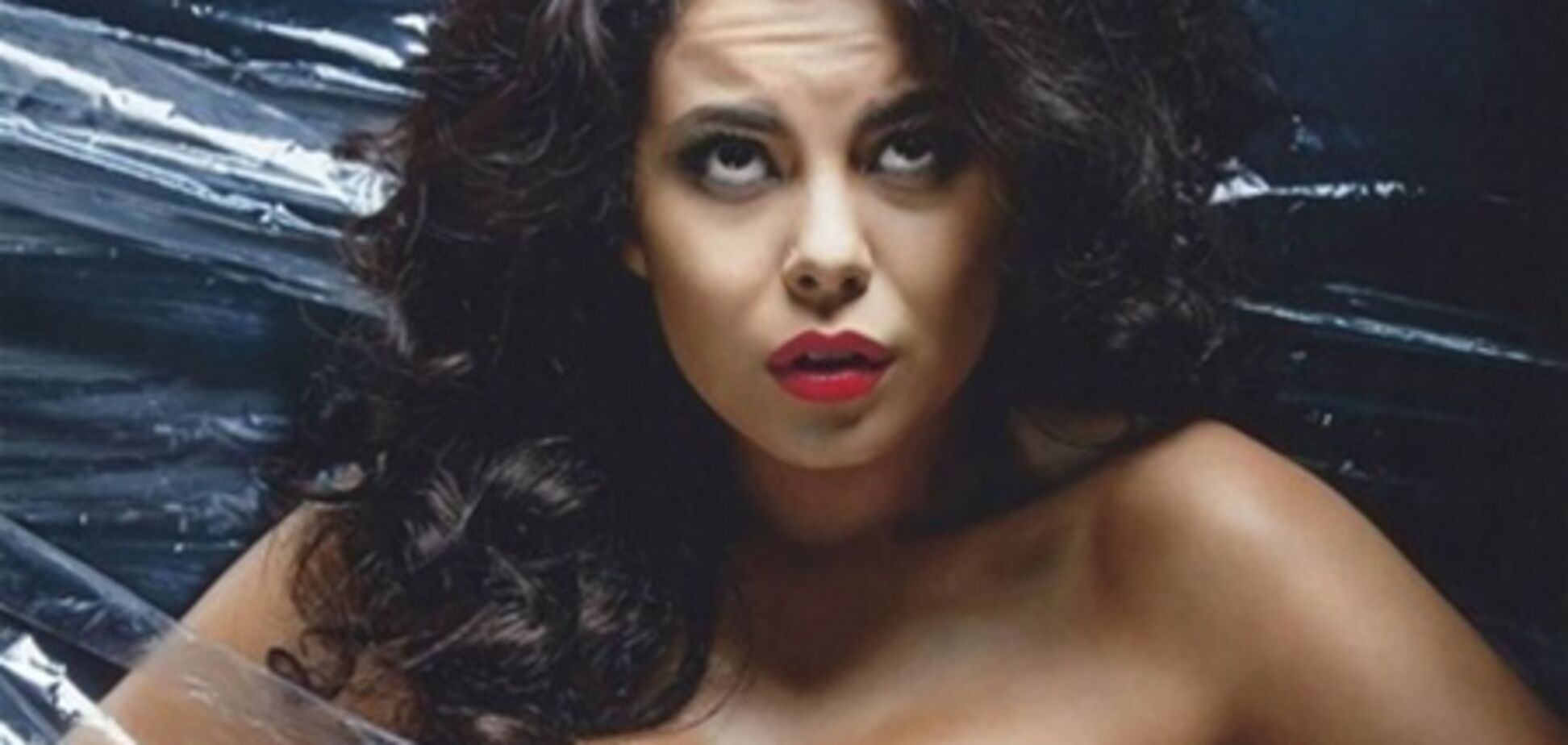 Каменських веселиться на Сардинії з незнайомцем