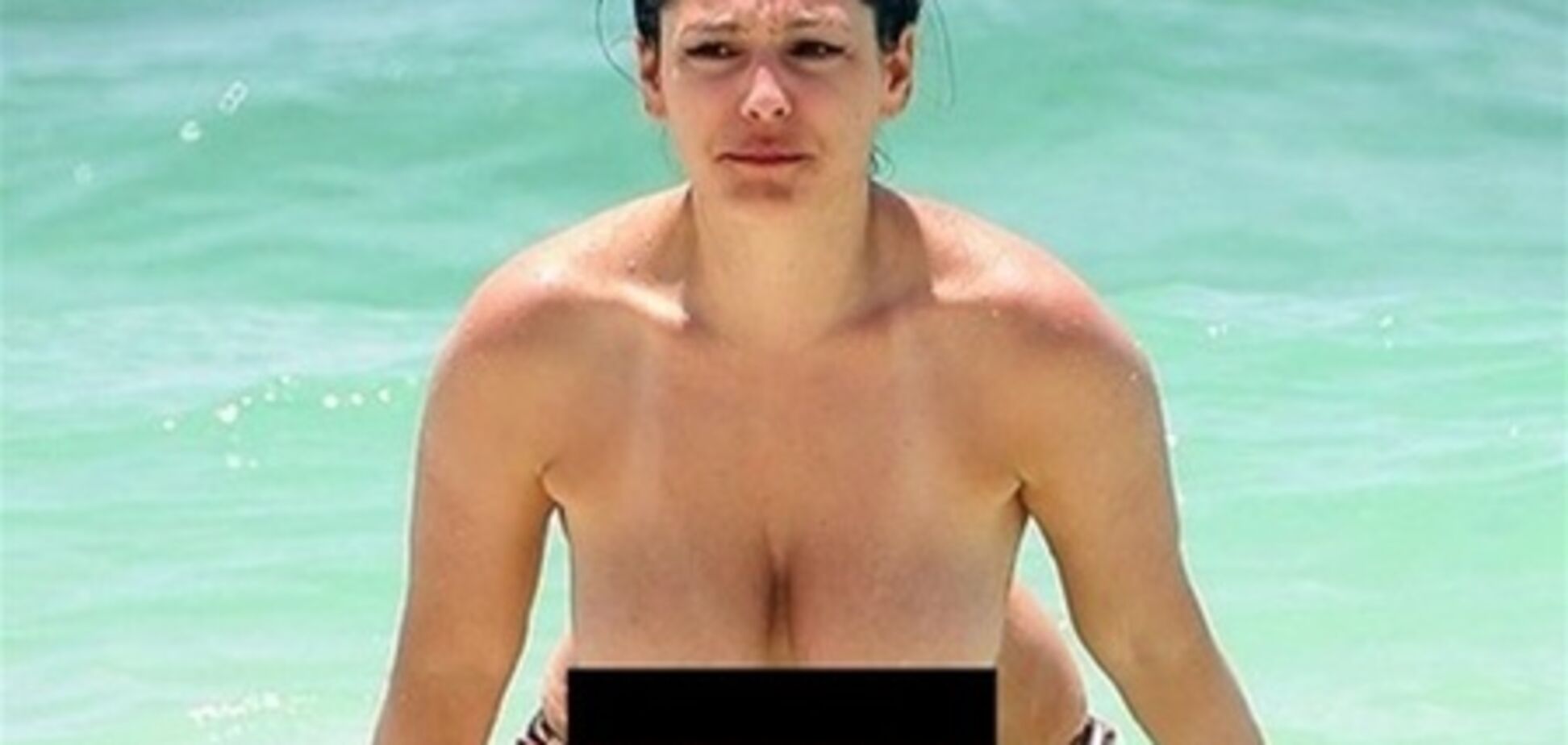 Звезды предпочитают загорать топлесс