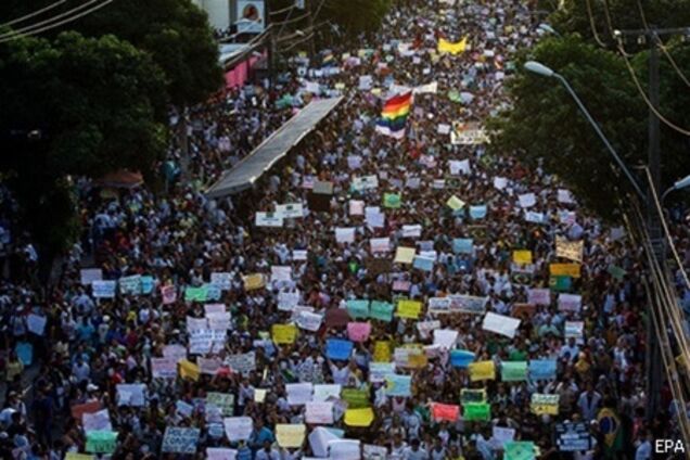 Бразильські протестуючі планують нові акції